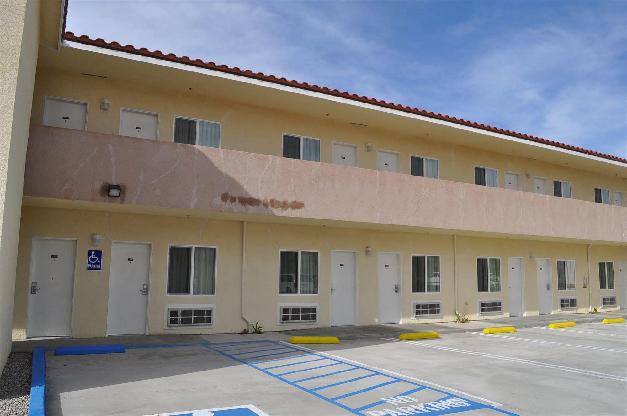 America Inn & Suites Ridgecrest Exterior photo